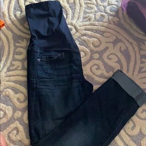 Gently worn Gap maternity stretch jeans in size 00